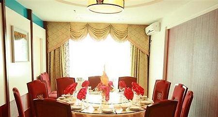 Southwest Hotel - Urumqi Exterior photo